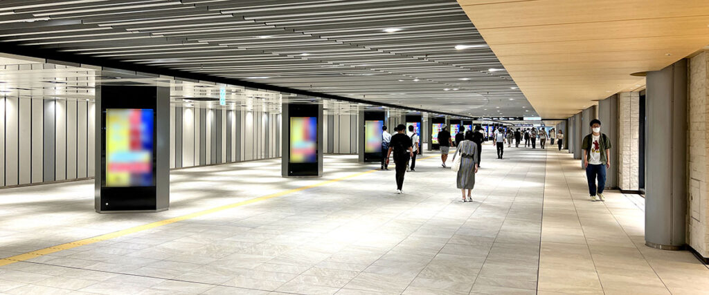 大阪駅前地下道 東西通路デジタルサイネージジャック47